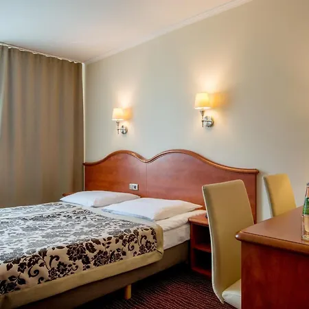 Krakus 3* Kraków