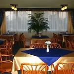 克拉库斯酒店 3*