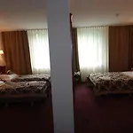 克拉库斯酒店 3*
